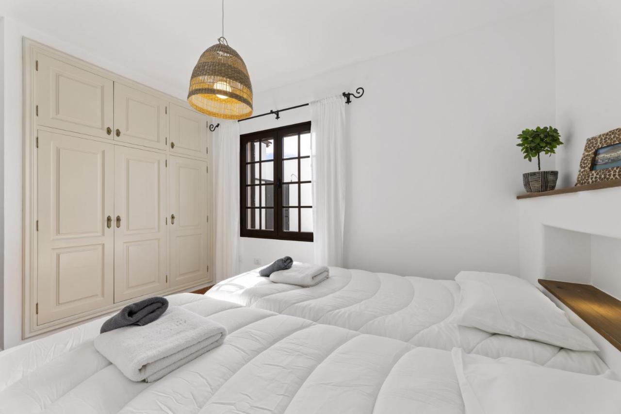 Villa 4 - Vipvipvillas Tías Extérieur photo