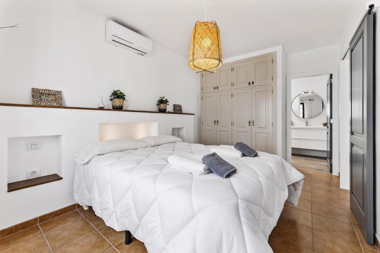 Villa 4 - Vipvipvillas Tías Extérieur photo