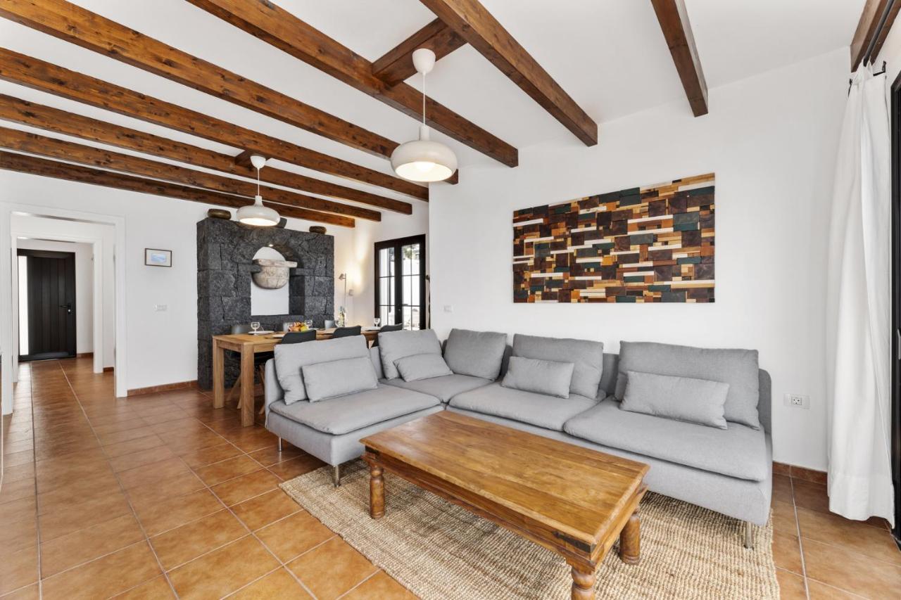 Villa 4 - Vipvipvillas Tías Extérieur photo